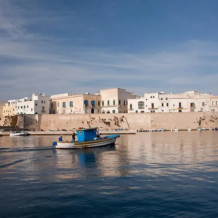 Santa Marina In Corte Cataldi לינה וארוחת בוקר 3*
