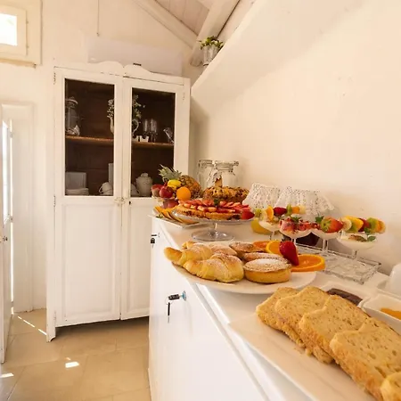 Santa Marina In Corte Cataldi B&B